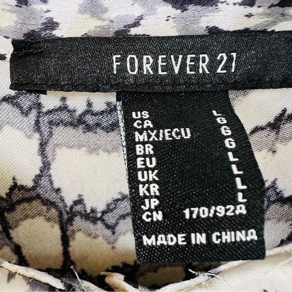 Forever 21 Oversized Abstract Shirt Long Sleeve Silky Black Gray Cream SZ LARGE - Picture 5 of 11